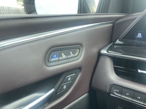 Used 2023 Cadillac Escalade Sport Platinum w/ Heavy-Duty Trailer Package AWD/4WD image 21