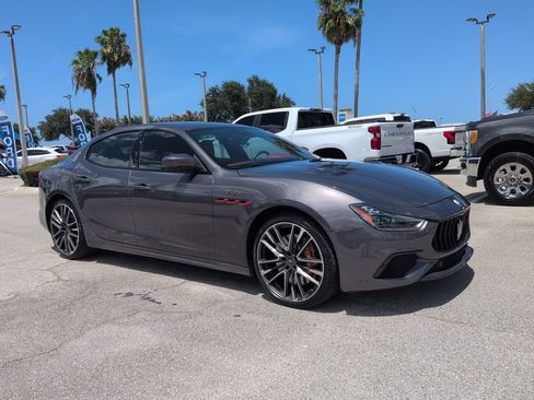 Used 2022 Maserati Ghibli Trofeo RWD image 2