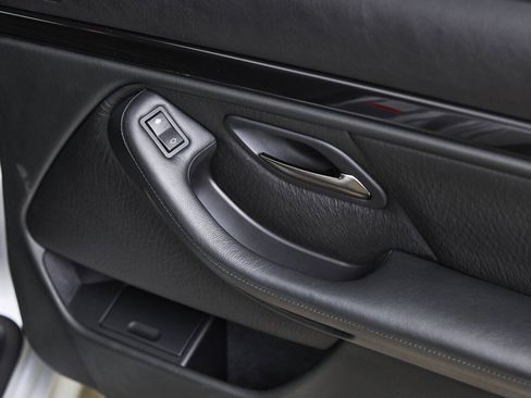 Used 2003 BMW M5 RWD image 99