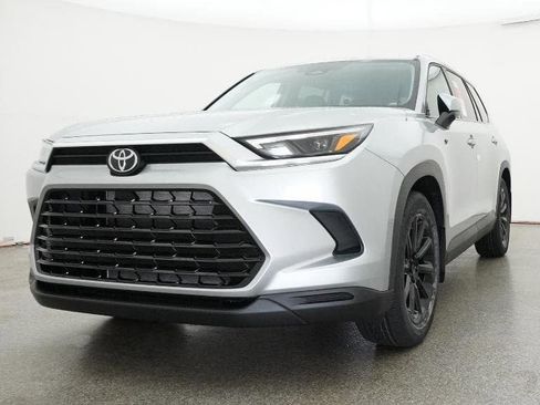 New 2026 Toyota Grand Highlander FWD image 32