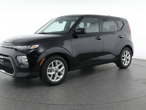 Used 2025 Kia Soul LX w/ LX Technology Package image 3