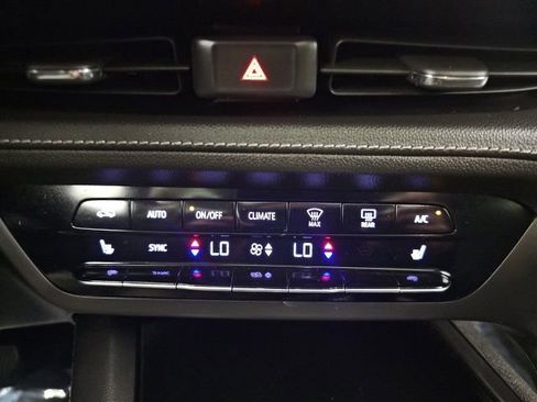 Used 2021 Buick Envision Essence AWD/4WD image 25
