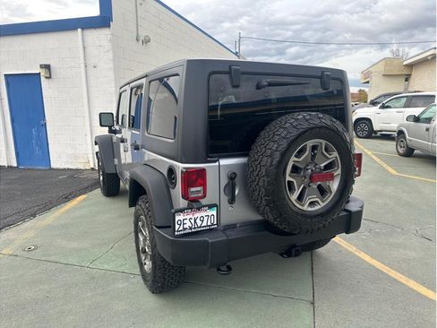 Used 2018 Jeep Wrangler Unlimited Rubicon w/ Connectivity Group image 11