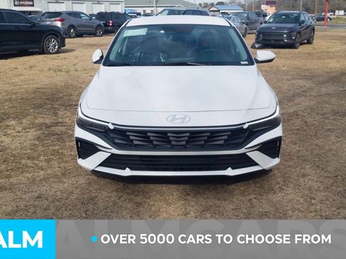 Certified 2026 Hyundai Elantra SE FWD image 2