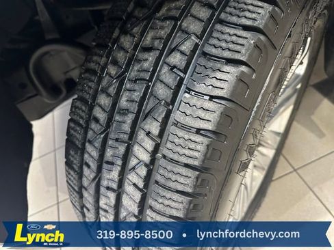 Used 2017 GMC Canyon SLT w/ Driver Alert Package image 26