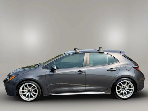 Used 2021 Toyota Corolla SE FWD image 3