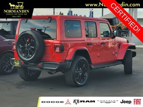 Certified 2025 Jeep Wrangler Unlimited Sahara AWD/4WD image 3