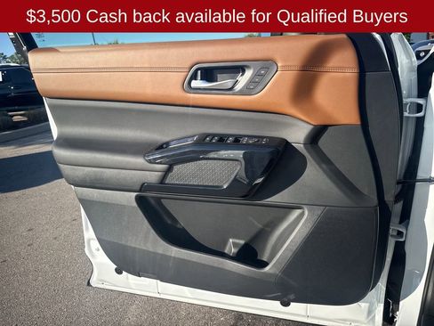 New 2026 Nissan Pathfinder Platinum AWD/4WD image 11