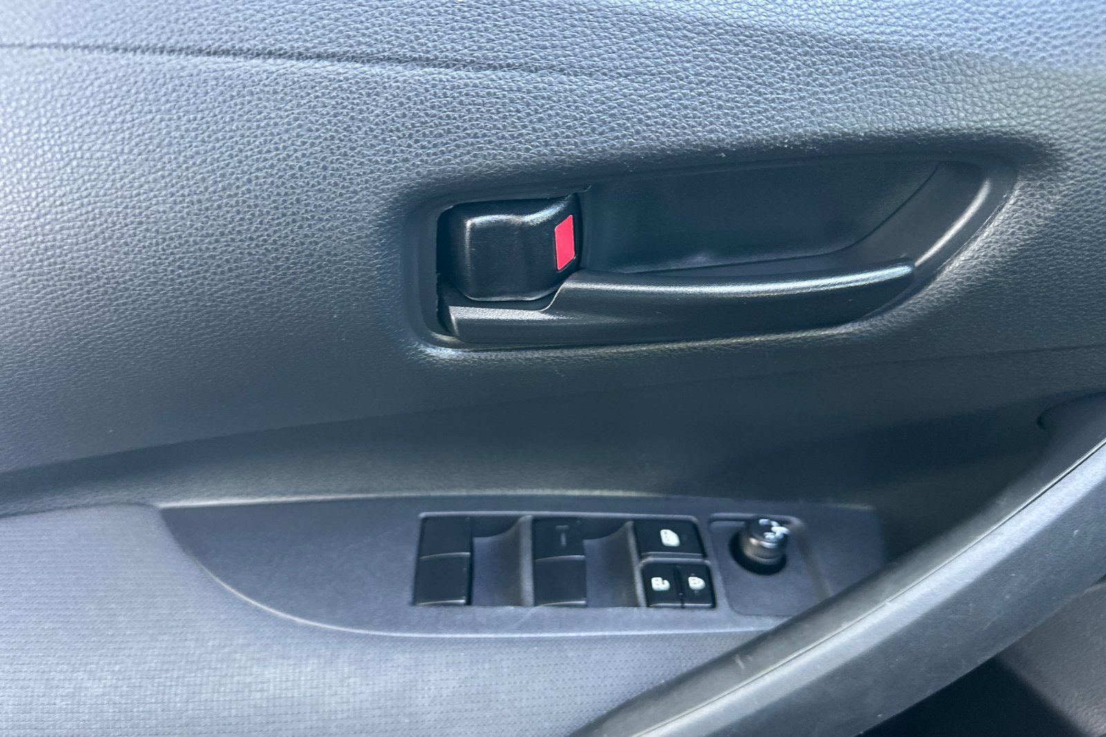 Used 2023 Toyota Corolla LE FWD image 11