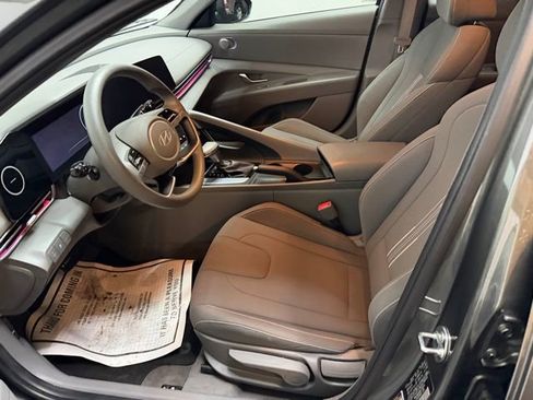 Used 2024 Hyundai Elantra SEL image 15