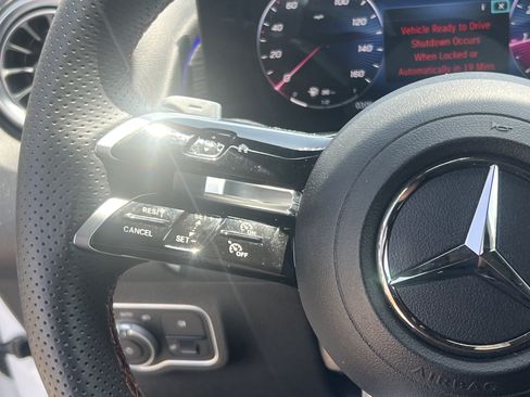 Certified 2025 Mercedes-Benz GLB 250 4MATIC image 19