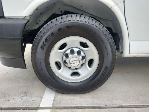 Used 2017 Chevrolet Express 2500 LS image 14