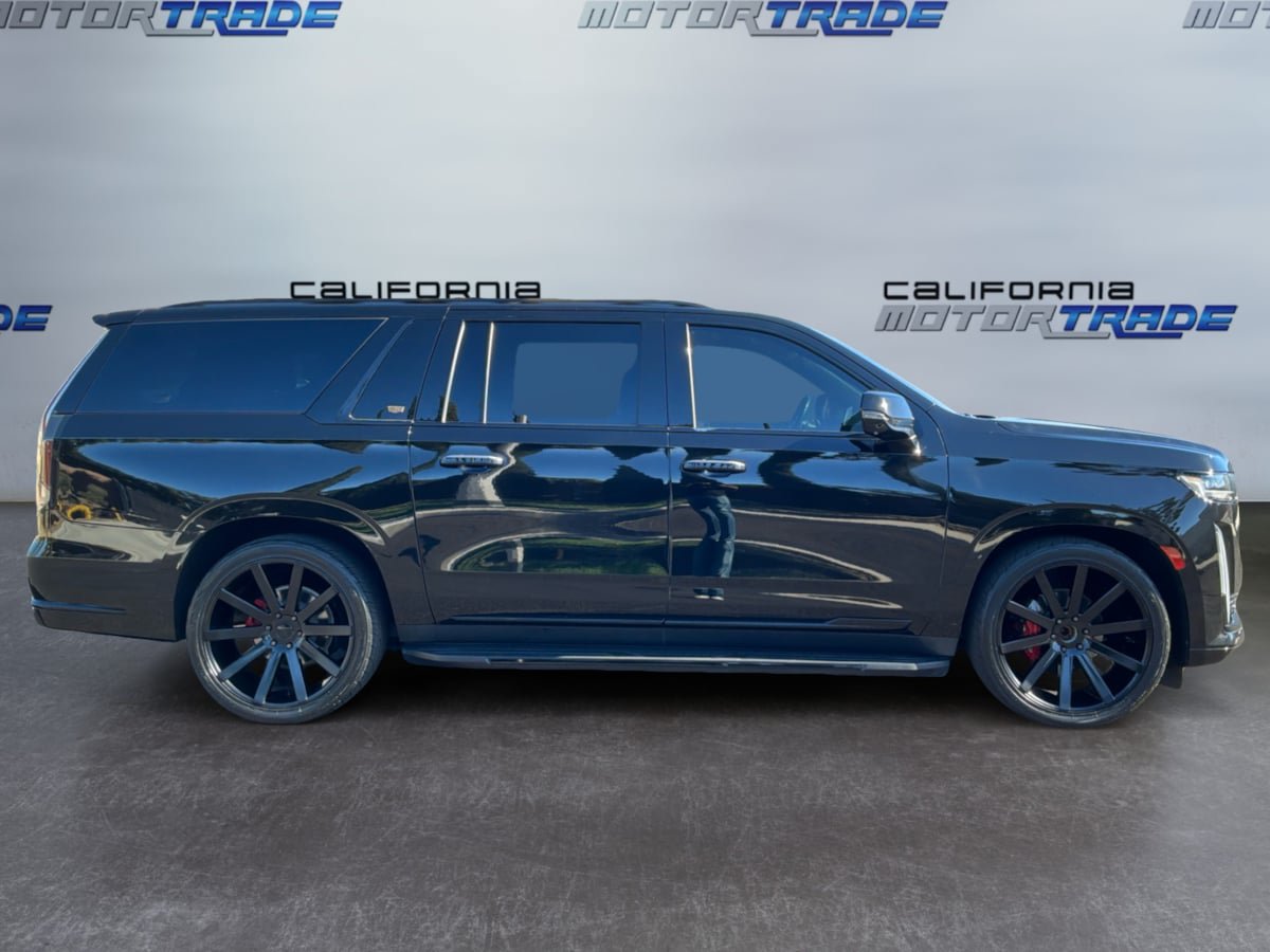 Used 2021 Cadillac Escalade ESV Luxury RWD image 4