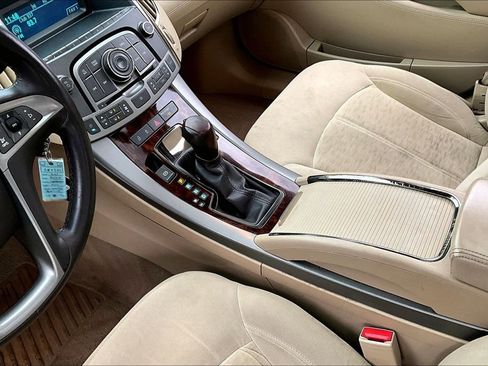 Used 2011 Buick LaCrosse CXL image 16