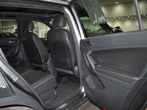 Used 2020 Volkswagen Tiguan SE R-Line AWD/4WD image 24