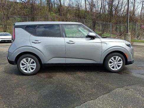 Used 2024 Kia Soul LX FWD image 7