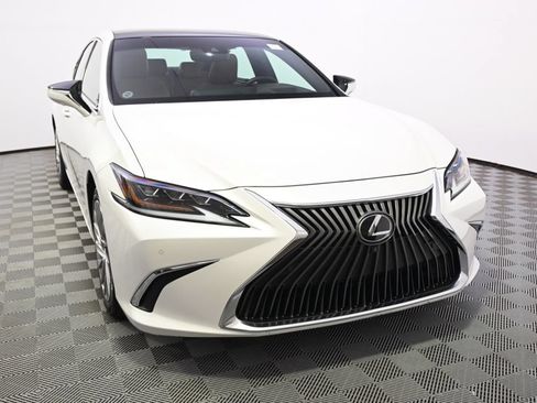 Used 2020 Lexus ES 350 Ultra Luxury w/ Accessory Package 2 FWD image 9