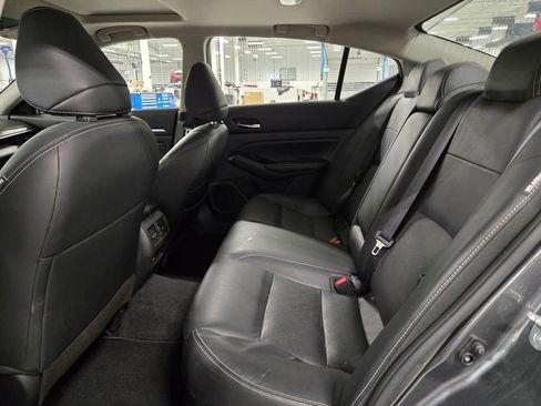 Used 2023 Nissan Altima 2.5 SL FWD image 13