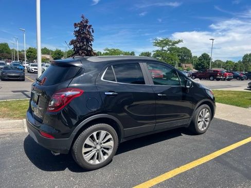 Used 2020 Buick Encore Preferred FWD image 2