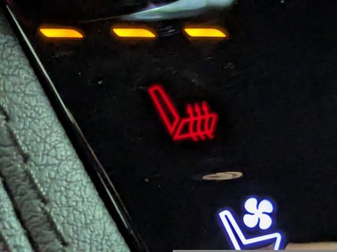 Used 2022 Cadillac XT6 Sport w/ LPO, ONYX Package image 53