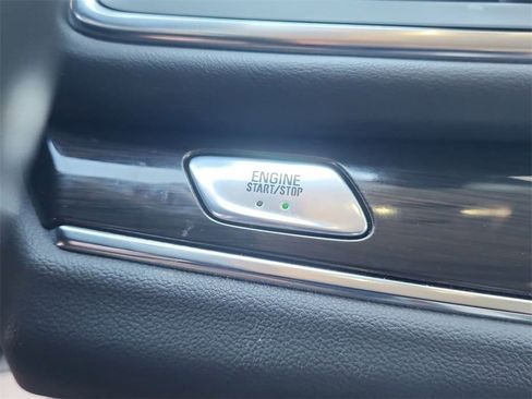 Used 2023 Buick Enclave Essence w/ Sound and Sites Package image 18