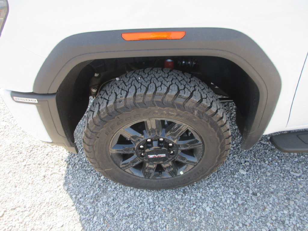 New 2026 GMC Sierra 2500 AT4 w/ AT4 Premium Plus Package AWD/4WD image 12