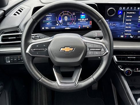 Used 2024 Chevrolet Traverse LT image 21