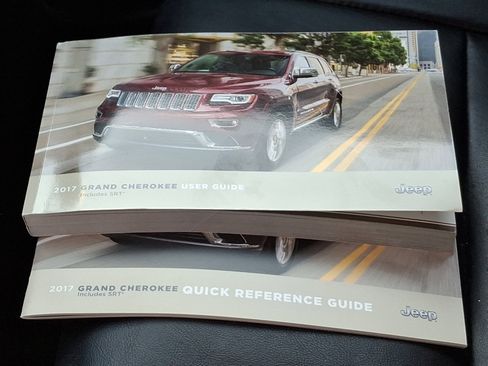 Used 2017 Jeep Grand Cherokee Limited image 26