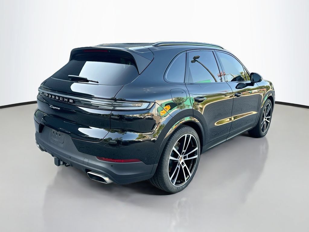 Certified 2026 Porsche Cayenne E-Hybrid AWD/4WD image 8