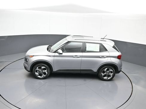 Certified 2024 Hyundai Venue SEL FWD image 41