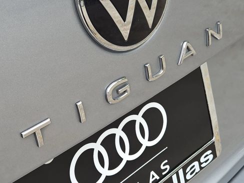 Used 2023 Volkswagen Tiguan SE R-Line image 14