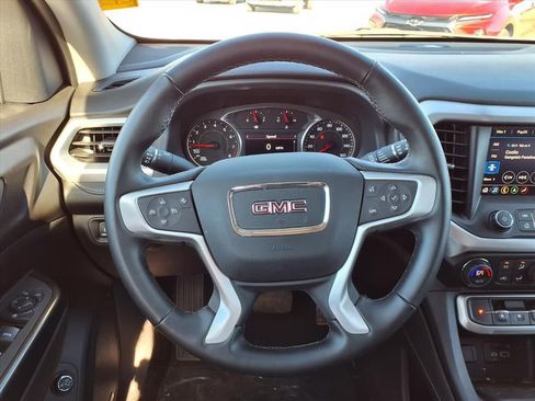 Used 2023 GMC Acadia SLT image 29