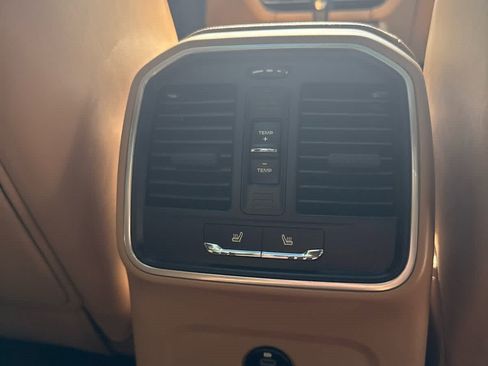 Used 2024 Porsche Macan image 15