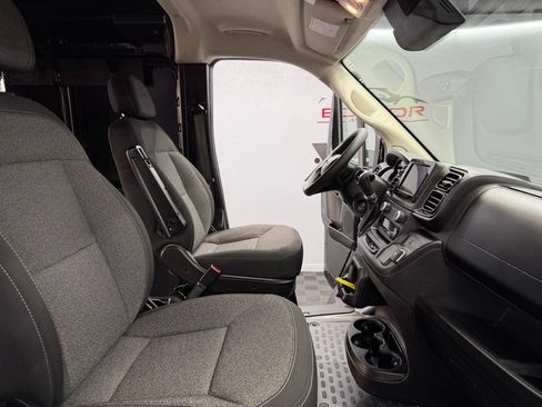 Used 2023 RAM ProMaster 2500 FWD image 42