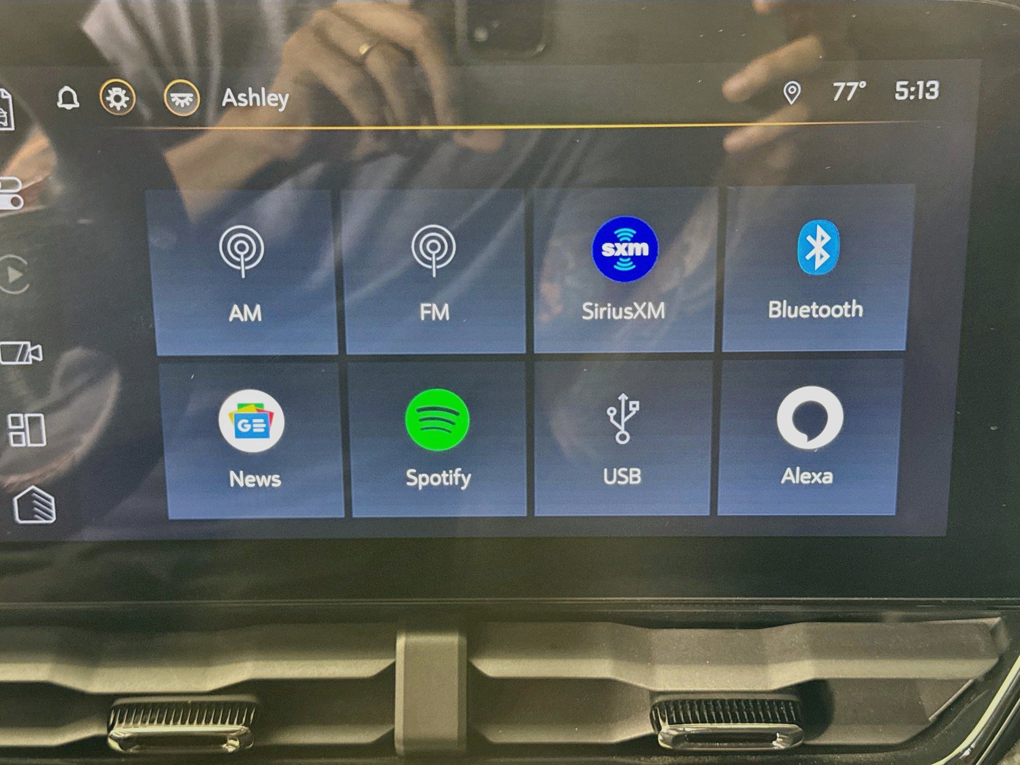 Used 2025 Chevrolet Equinox RS w/ Safety and Technology Package FWD image 17