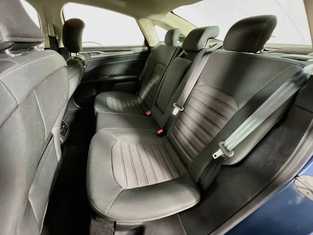 Used 2019 Ford Fusion SE FWD image 24