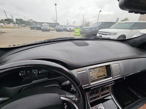 Used 2012 Jaguar XF Supercharged image 13