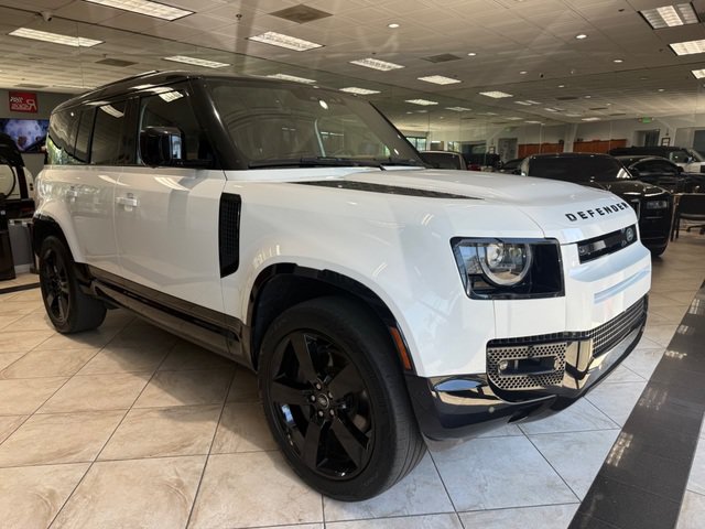 Used 2024 Land Rover Defender 110 X-Dynamic SE AWD/4WD image 1