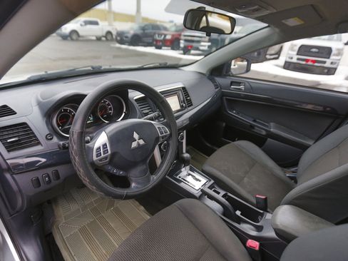 Used 2017 Mitsubishi Lancer ES image 4