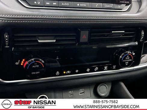 Used 2023 Nissan Rogue SL image 30