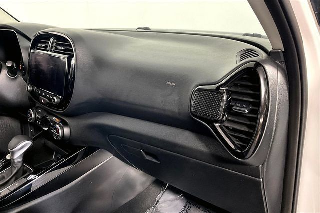 Used 2025 Kia Soul EX FWD image 17