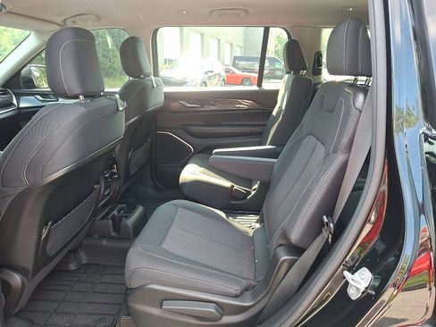 Used 2022 Jeep Grand Cherokee L Laredo w/ Luxury Tech Group I image 10