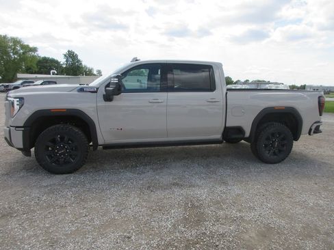 New 2026 GMC Sierra 3500 AT4 w/ AT4 Premium Plus Package AWD/4WD image 9