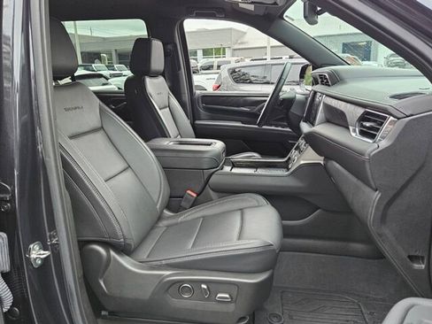 Used 2023 GMC Yukon Denali image 18