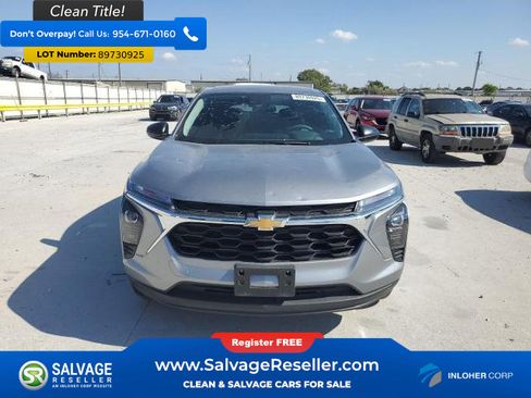 Used 2025 Chevrolet Trax LS w/ Driver Confidence Package FWD image 7