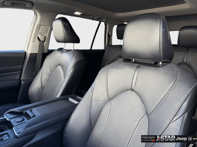 Used 2024 Toyota Grand Highlander FWD image 11