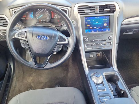 Used 2020 Ford Fusion SE FWD image 10