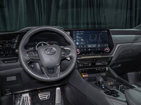 Used 2026 Lexus TX 500h AWD image 17