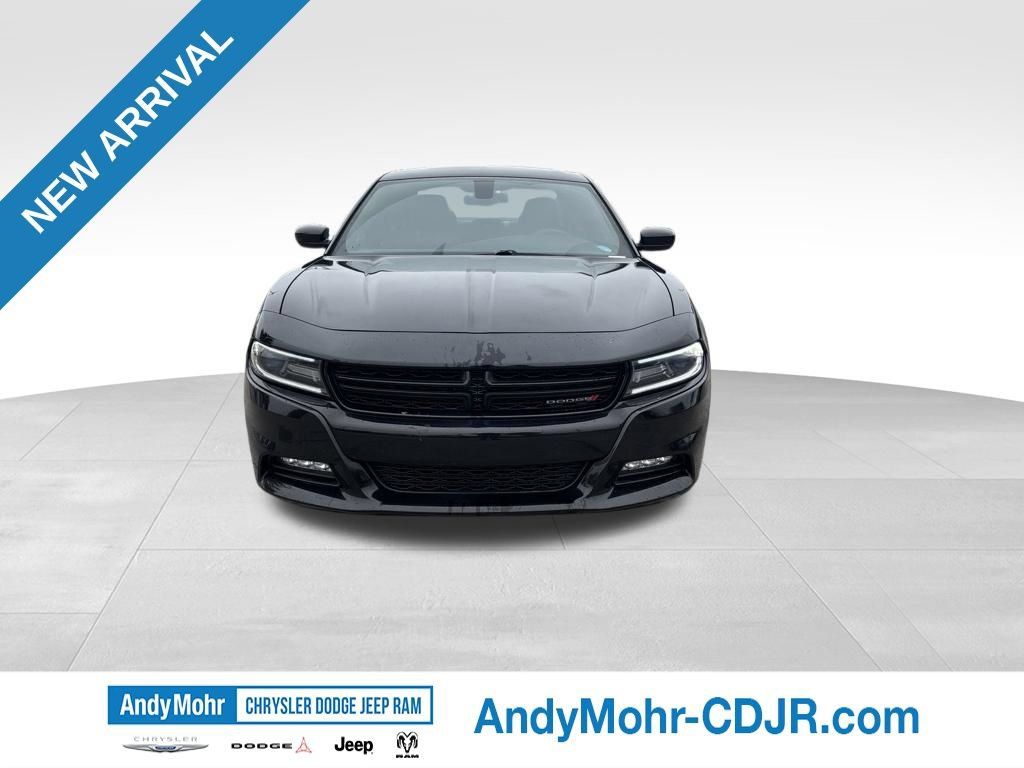 Used 2015 Dodge Charger SXT RWD image 2