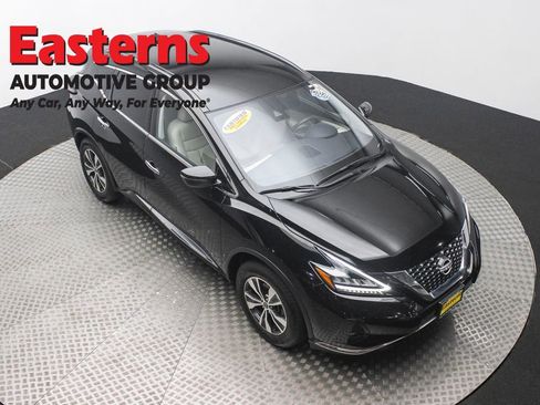 Used 2023 Nissan Murano SV image 3